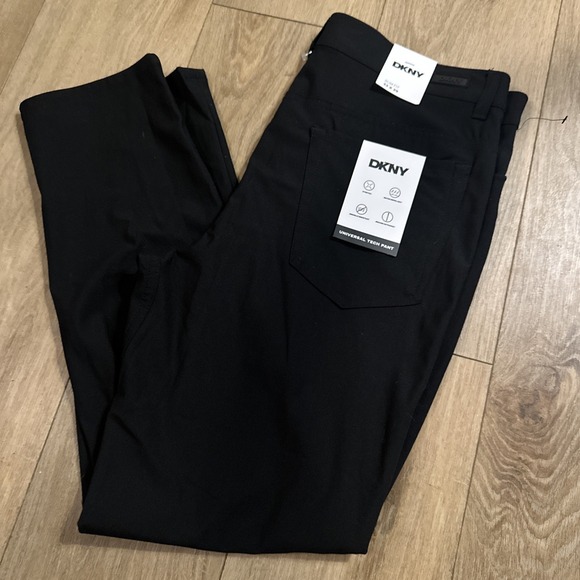 DKNY Universal Tech Stretch Slim Fit Pants Men's  Size 33 X 29 Black NEW - Picture 1 of 12